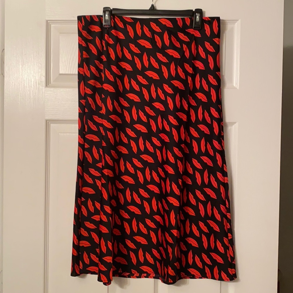 Anne Taylor black and red skirt